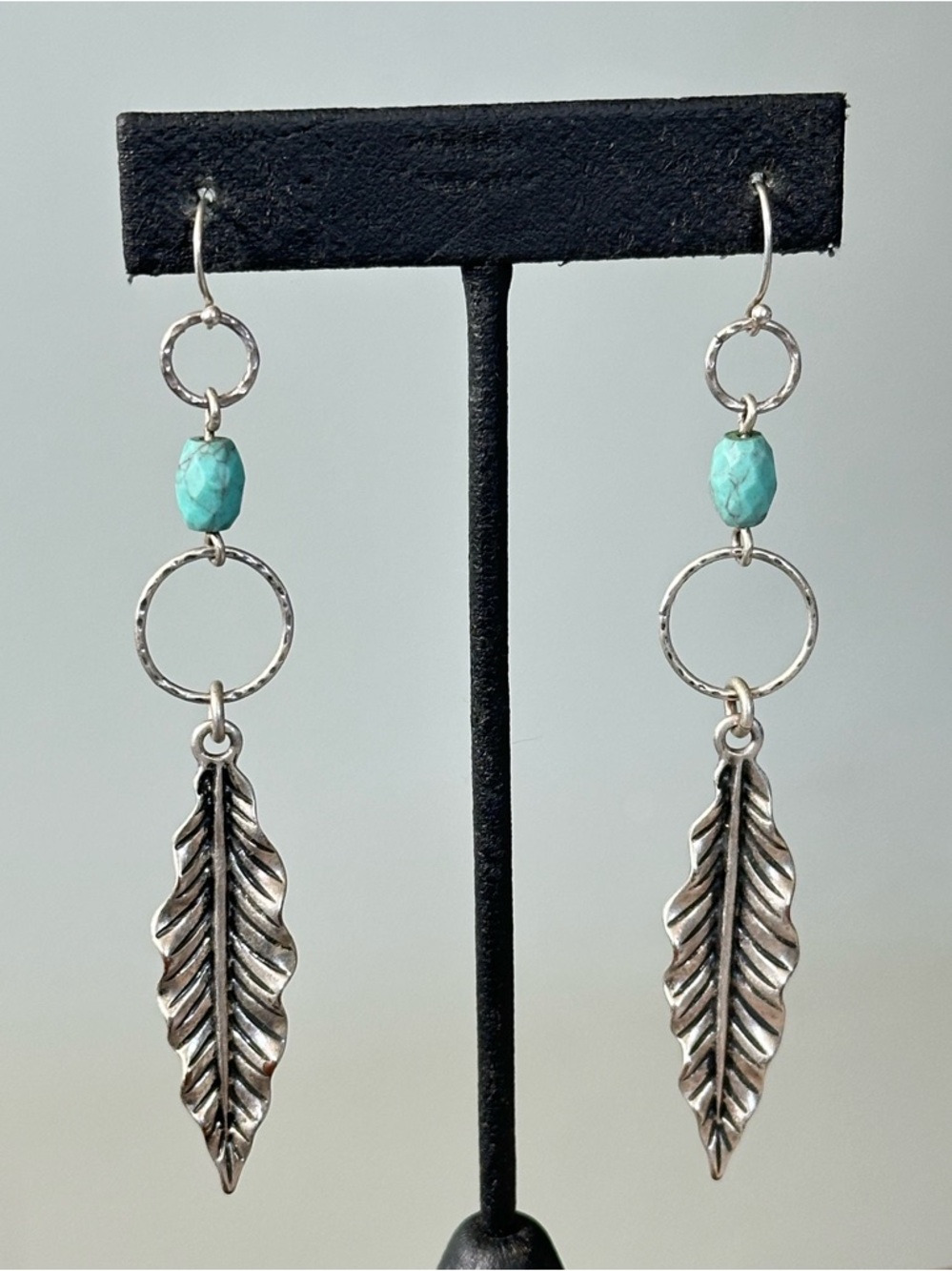Hammered Circle Stone Beaded Feather Leaf Drop Earrings Boho Southwestern 70s